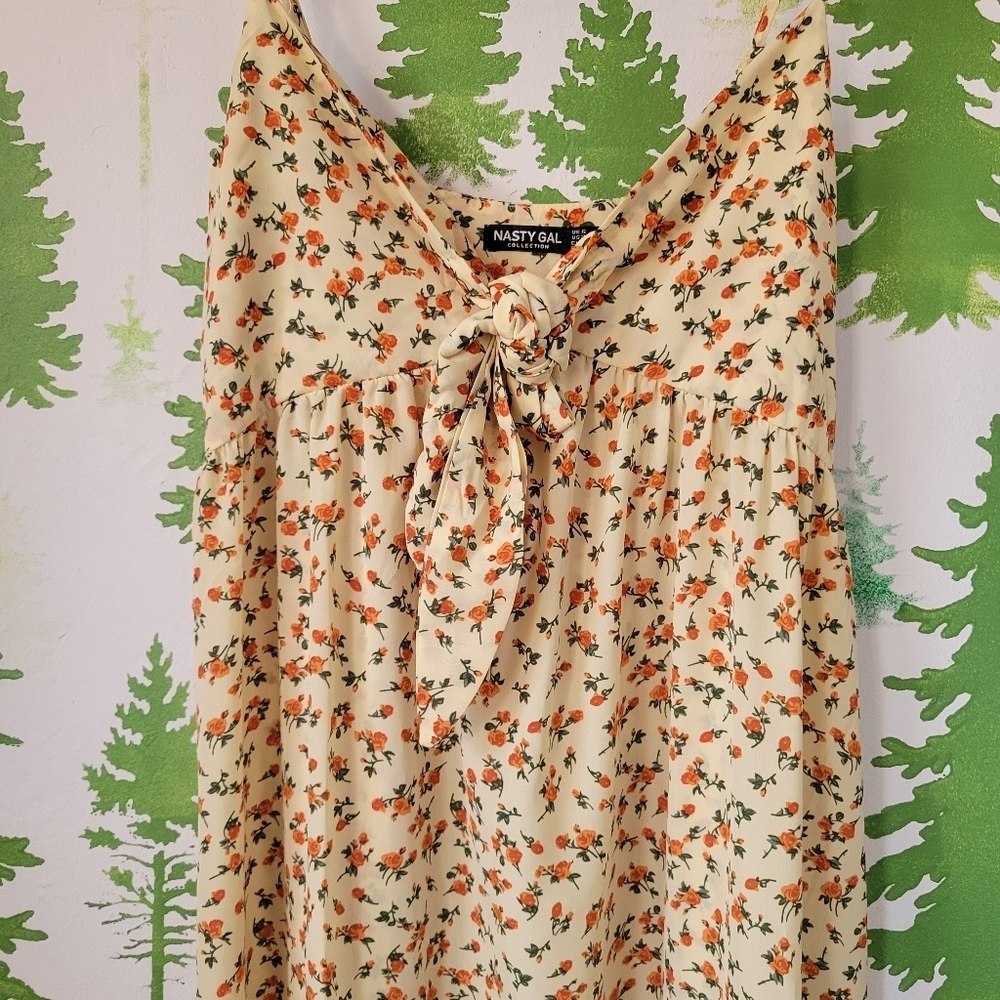 Nasty Gal Ditsy Floral Tie Front Maxi Dress - Picture 3 of 12